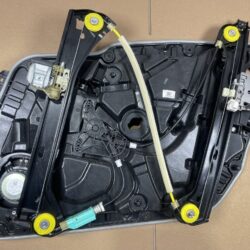 Фото 22 - Стеклоподъемник двери передний левый Mercedes CLA 118