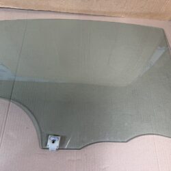 Фото 15 - Стекло двери заднее правое Mazda 3 BK седан 2003-2008 год